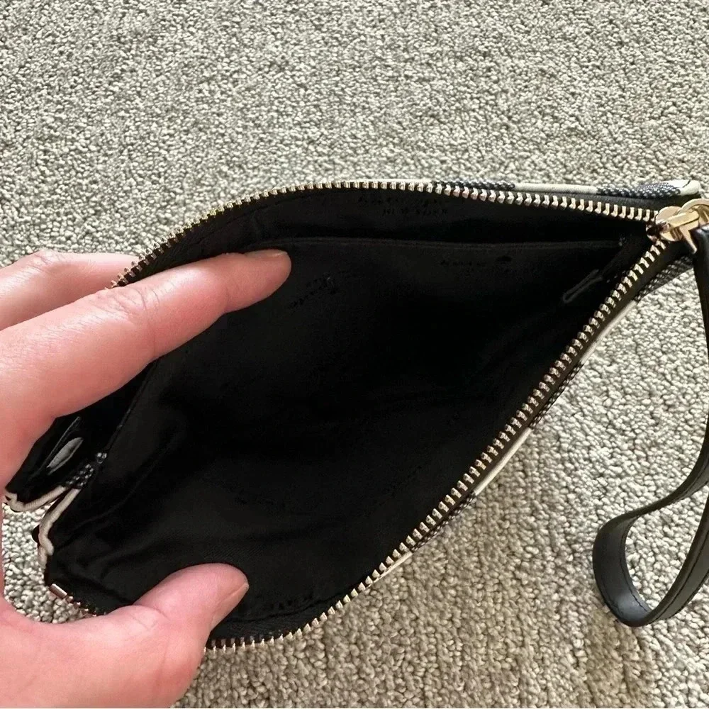 Kate Spade Chelsea Textured Gingham Printed Medium Nylon Zip Wristlet Wallet‎